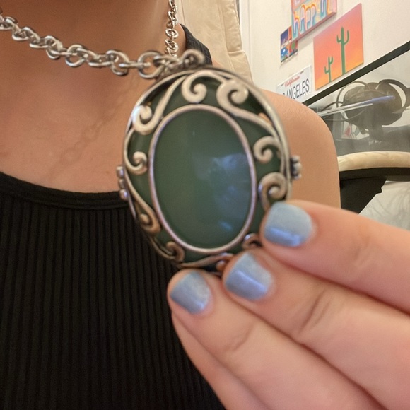 Beautiful necklace - Picture 3 of 4